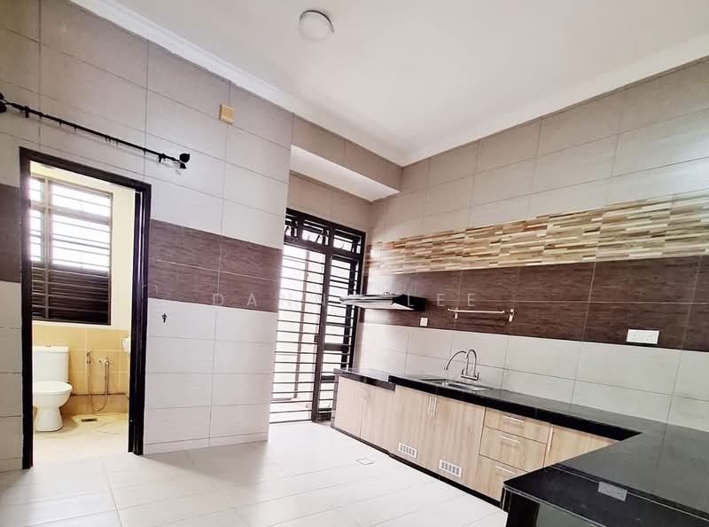 2-storey Terraced House for Sale in Bandar Kinrara (Selangor) - Danny Lee - Kitchen - PropertyGuru.com.my
