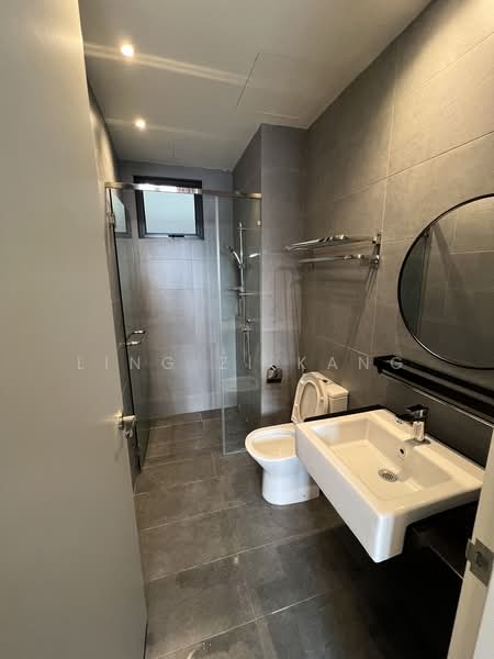 Servis Apartment untuk Disewa di Sunway Avila Residences - Ling Zi Kang - Bathroom - PropertyGuru.com.my