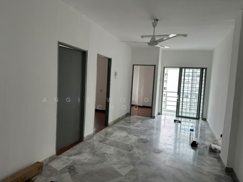 Pangsapuri untuk Disewa di Teratai Mewah Apartment Block 4 & 6 - Angie Wong Poh Choo - Living Room - PropertyGuru.com.my