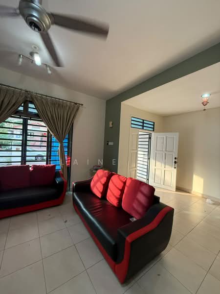 Rumah Kluster untuk Disewa di Taman Mount Austin (Tebrau) - Elaine Sim - Living Room - PropertyGuru.com.my