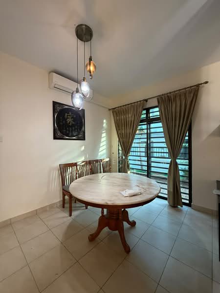 Rumah Kluster untuk Disewa di Taman Mount Austin (Tebrau) - Elaine Sim - Dining Room - PropertyGuru.com.my