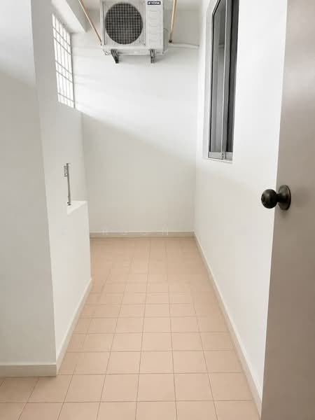 Apartment for Sale at Pangsapuri Seri Cemerlang - Carson Ang - Corridor - PropertyGuru.com.my