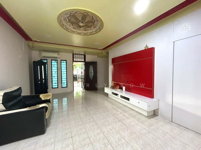 Rumah Teres 2 Tingkat untuk Dijual di Mutiara Rini (Skudai) - Sherrly Sow - Living Room - PropertyGuru.com.my