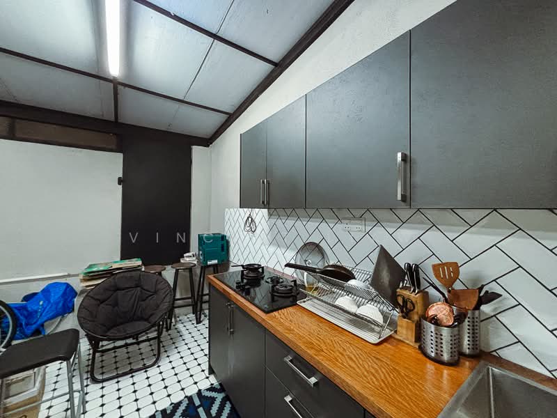 2-storey Terraced House for Sale in Seri Utama Damansara (Kota Damansara) - Vincent Liaw - Kitchen - PropertyGuru.com.my