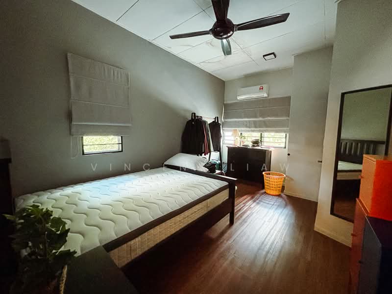 2-storey Terraced House for Sale in Seri Utama Damansara (Kota Damansara) - Vincent Liaw - Bedroom - PropertyGuru.com.my