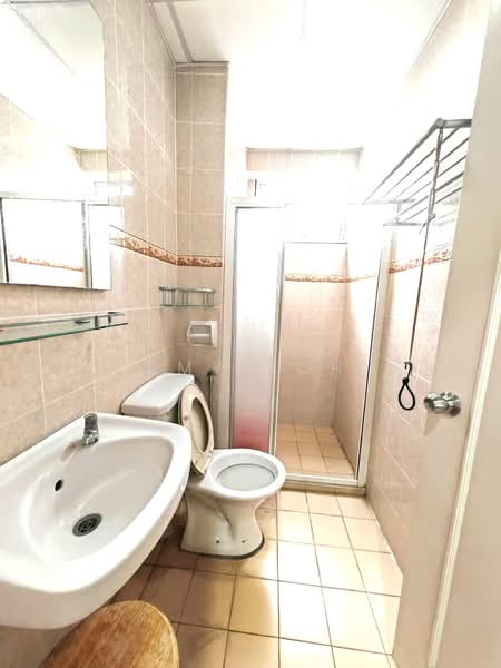 Condominium for Rent at Coastal Tower - Amy Toh - Bathroom - PropertyGuru.com.my