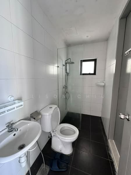 Servis Apartment untuk Disewa di VIM 3 @ Desa Park North - Alison Chiu - Bathroom - PropertyGuru.com.my