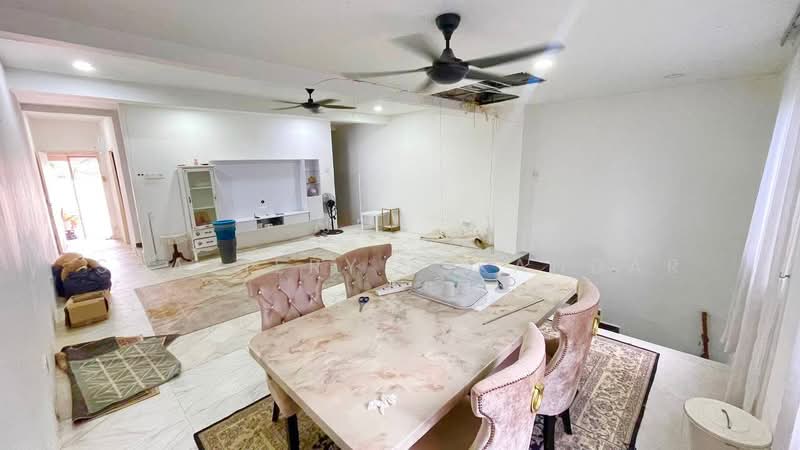 Rumah Teres 3 Tingkat untuk Dijual di Taman Bukit Permai (Ampang) - Shaziery Iskandar - Dining Room - PropertyGuru.com.my