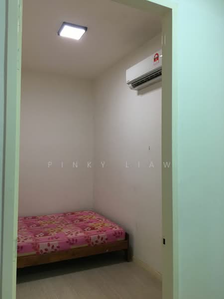Service Residence for Sale at The Grand @ Kelana Damansara Suite - Pinky Liaw - Bedroom - PropertyGuru.com.my