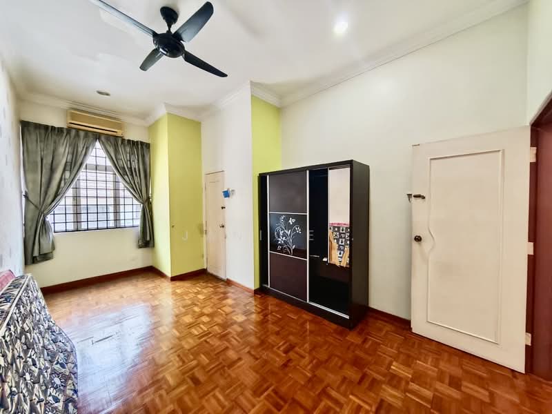 Rumah Teres 2 Tingkat untuk Dijual di Taman Suria (Johor Bahru) - Janice . - PropertyGuru.com.my