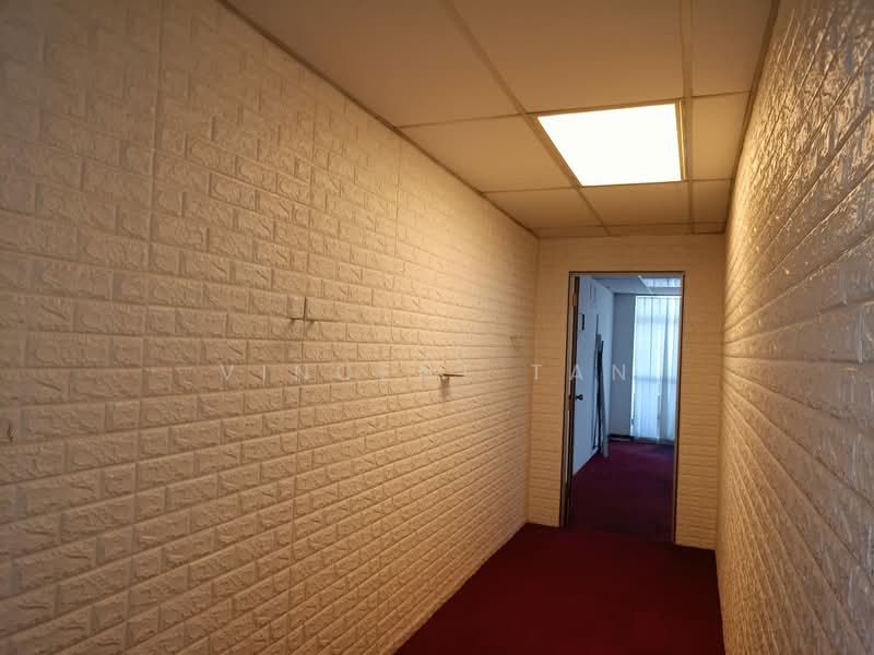 Office for Rent in Rawang (Selangor) - Vincent Tan - Corridor - PropertyGuru.com.my