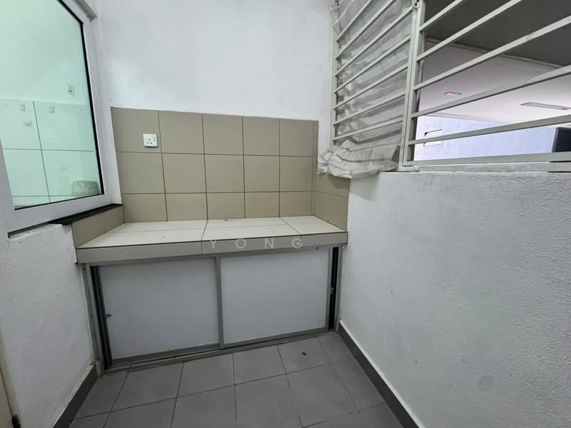Kondominium untuk Disewa di The Holmes 1 - Yong . - Balcony - PropertyGuru.com.my