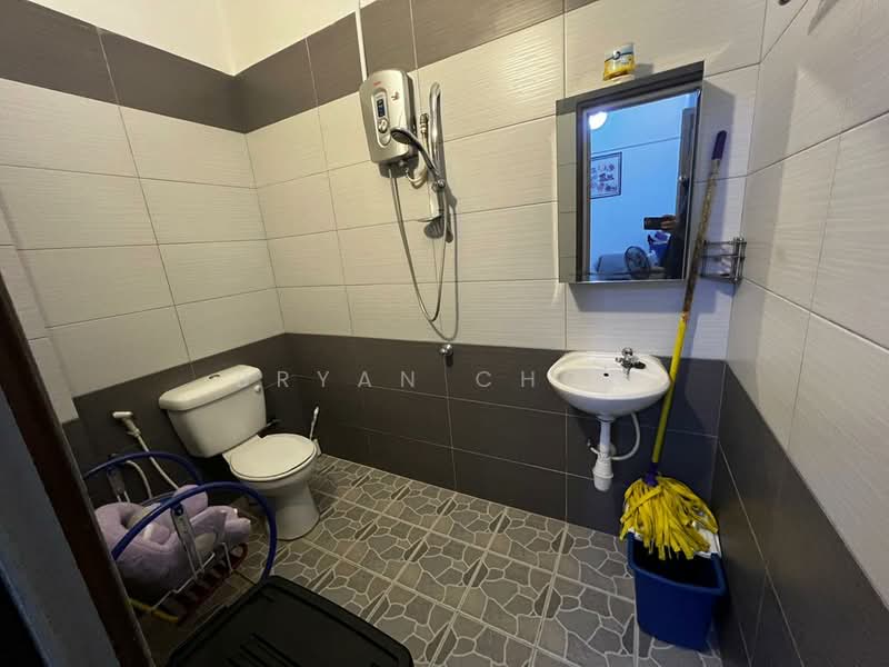 2-storey Terraced House for Sale in Puchong (Selangor) - Bryan Choo - Bathroom - PropertyGuru.com.my