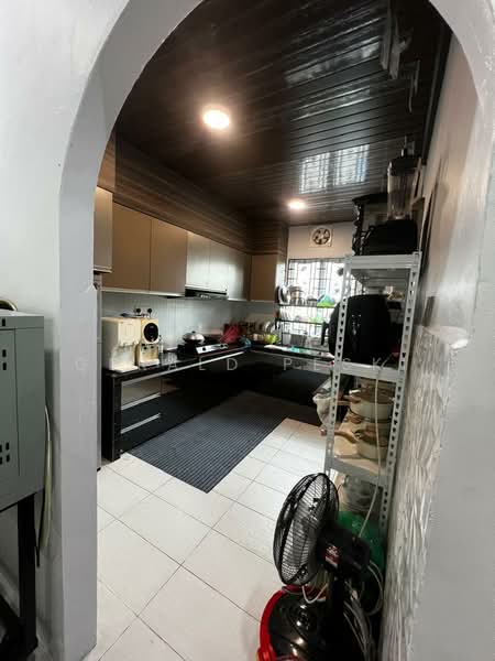 2-storey Terraced House for Sale in Taman Seruling Emas (Sungai Jawi) - Gerald Peski - Kitchen - PropertyGuru.com.my