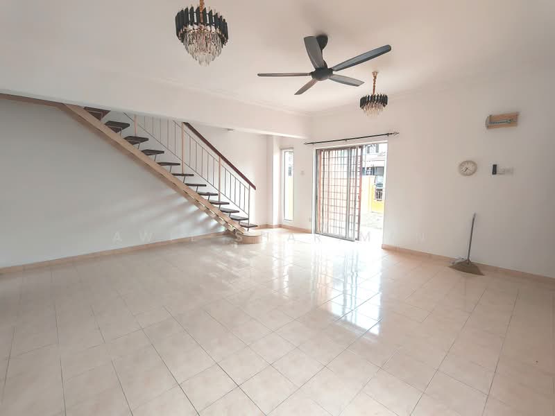 Rumah Kluster untuk Dijual di Bandar Baru Puncak Alam (Puncak Alam) - Awie Shariman - Living Room - PropertyGuru.com.my