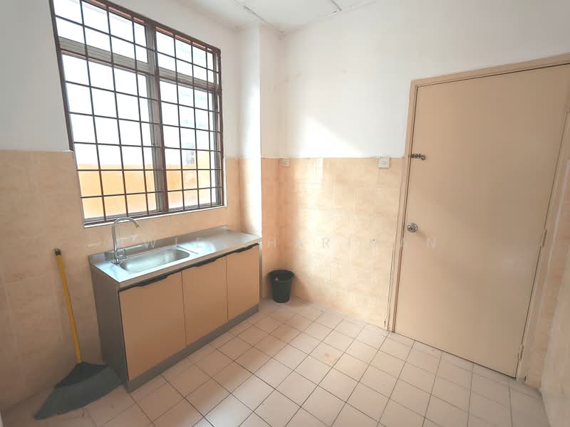 Rumah Kluster untuk Dijual di Bandar Baru Puncak Alam (Puncak Alam) - Awie Shariman - Kitchen - PropertyGuru.com.my