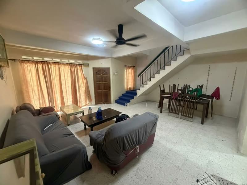 2-storey Terraced House for Sale in (Bukit Sentosa) Seksyen Bs1 (Serendah) - Steven Lee - Living Room - PropertyGuru.com.my