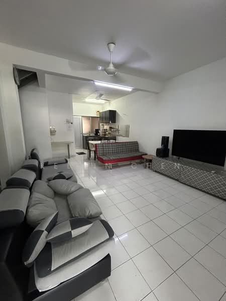 2-storey Terraced House for Rent in Taman Pinggiran Putra (Seri Kembangan) - Kelvin Chen - Living Room - PropertyGuru.com.my