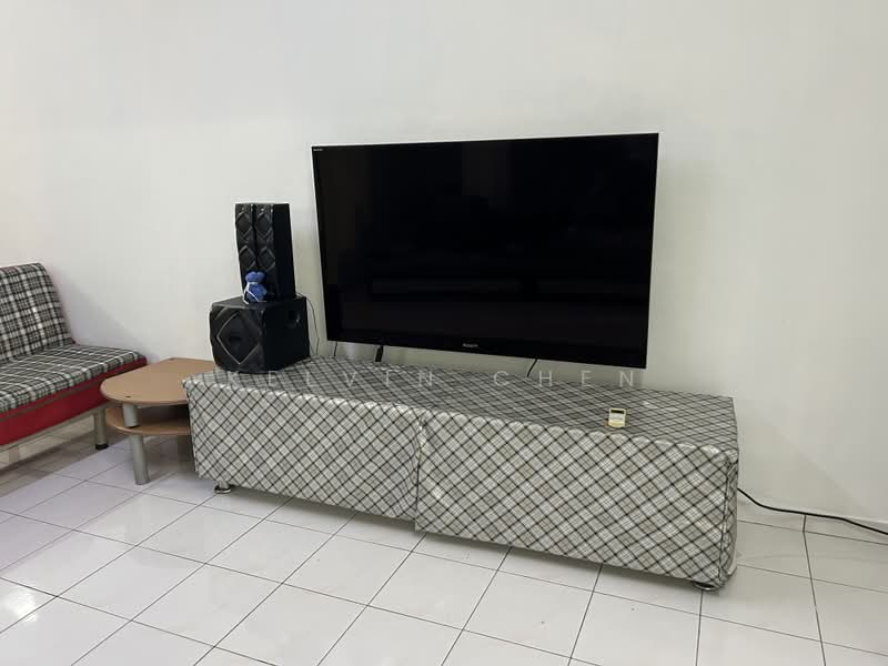 2-storey Terraced House for Rent in Taman Pinggiran Putra (Seri Kembangan) - Kelvin Chen - Living Room - PropertyGuru.com.my
