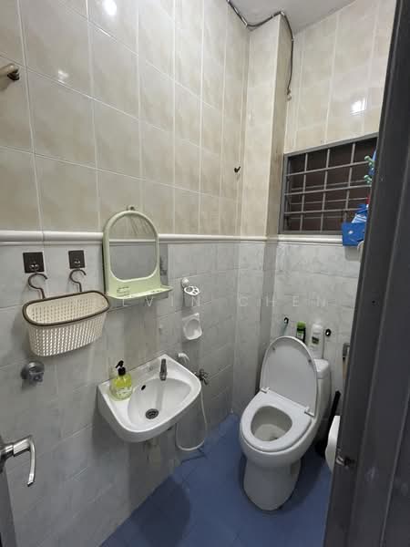 2-storey Terraced House for Rent in Taman Pinggiran Putra (Seri Kembangan) - Kelvin Chen - Bathroom - PropertyGuru.com.my