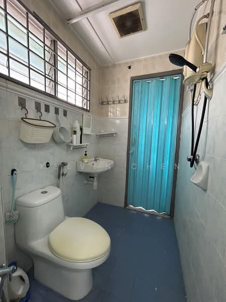 2-storey Terraced House for Rent in Taman Pinggiran Putra (Seri Kembangan) - Kelvin Chen - Bathroom - PropertyGuru.com.my