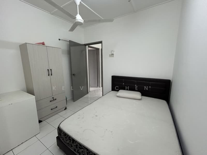 2-storey Terraced House for Rent in Taman Pinggiran Putra (Seri Kembangan) - Kelvin Chen - Bedroom - PropertyGuru.com.my