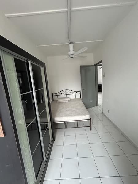 2-storey Terraced House for Rent in Taman Pinggiran Putra (Seri Kembangan) - Kelvin Chen - Bedroom - PropertyGuru.com.my