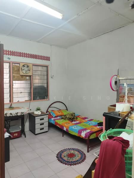 1-storey Terraced House for Sale in Kepong (Kuala Lumpur) - Frankie Sing - Bedroom - PropertyGuru.com.my