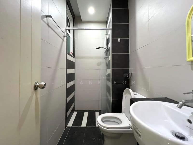 Pangsapuri untuk Disewa di Central Residence @ Sungai Besi - Jovane Por - Bathroom - PropertyGuru.com.my