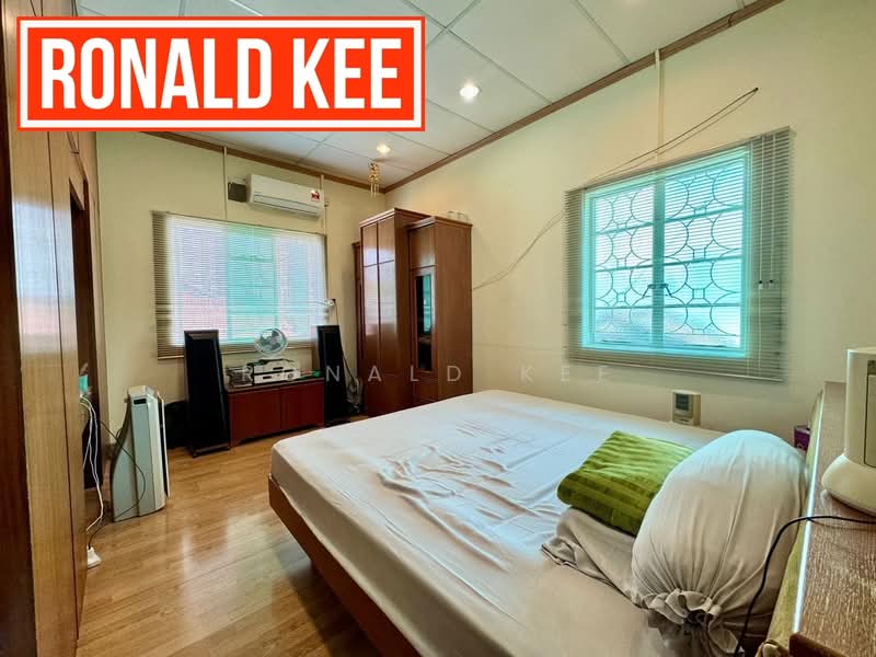 Rumah Berkembar untuk Dijual di Pulau Tikus (George Town) - Ronald Kee - Bedroom - PropertyGuru.com.my