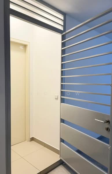 Kondominium untuk Disewa di Lakeville Residence - Nic Low - Entrance - PropertyGuru.com.my