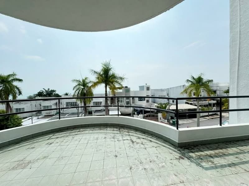 Rumah Teres 3-Tingkat untuk Dijual di Batu Ferringhi (Penang) - Jeffrey Chan - Balcony - PropertyGuru.com.my