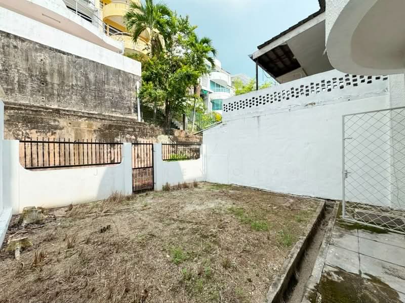 Rumah Teres 3-Tingkat untuk Dijual di Batu Ferringhi (Penang) - Jeffrey Chan - Exterior - PropertyGuru.com.my