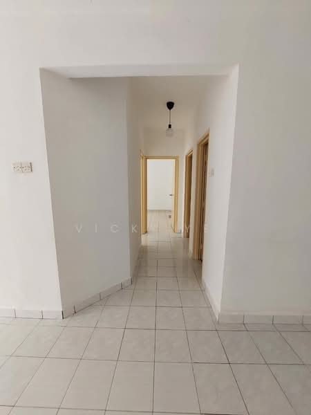 Apartment for Sale at D'shire Villa - Vicky Yee - Corridor - PropertyGuru.com.my