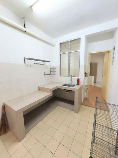 Apartment for Sale at D'shire Villa - Vicky Yee - Kitchen - PropertyGuru.com.my