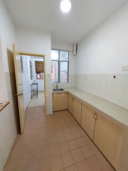 Apartment for Sale at D'shire Villa - Vicky Yee - Kitchen - PropertyGuru.com.my