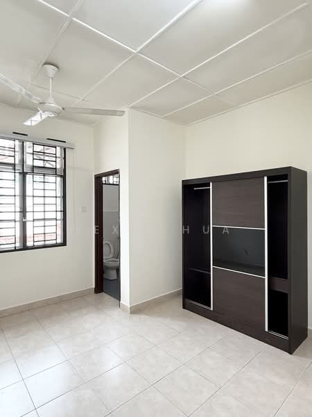 Rumah Teres 2 Tingkat untuk Disewa di Taman Pelangi Indah (Ulu Tiram) - Kexin Hua - PropertyGuru.com.my