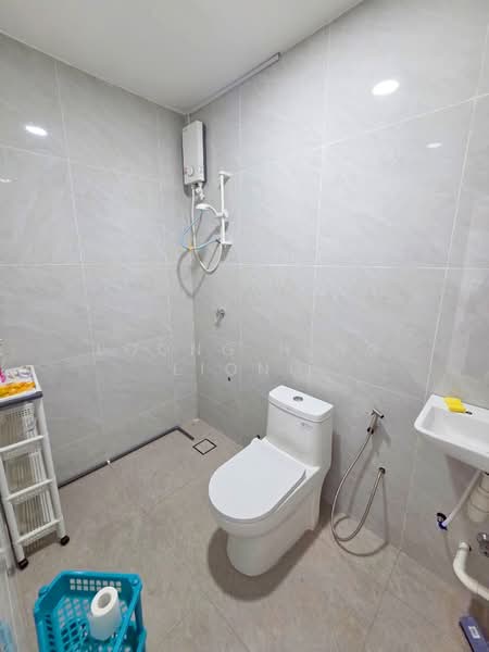 Semi-Detached House for Rent in Kampung Bahru (Johor Bahru) - Loong Hing Liong - Bathroom - PropertyGuru.com.my