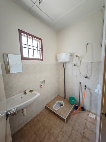 2-storey Terraced House for Rent in Taman Mount Austin (Tebrau) - Sheng Cheng Tiew - Bathroom - PropertyGuru.com.my