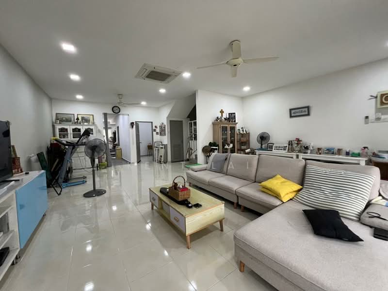 2.5-storey Terraced House for Sale in Taman Damai Utama (Bandar Kinrara) - Kent Lai - Living Room - PropertyGuru.com.my