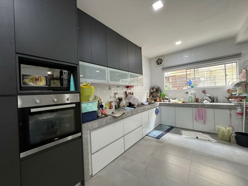 2.5-storey Terraced House for Sale in Taman Damai Utama (Bandar Kinrara) - Kent Lai - Kitchen - PropertyGuru.com.my