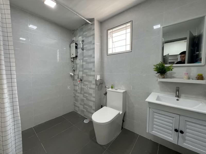 2.5-storey Terraced House for Sale in Taman Damai Utama (Bandar Kinrara) - Kent Lai - Bathroom - PropertyGuru.com.my