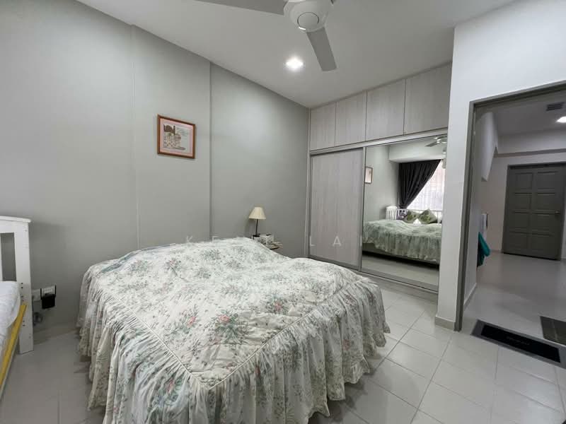 2.5-storey Terraced House for Sale in Taman Damai Utama (Bandar Kinrara) - Kent Lai - Bedroom - PropertyGuru.com.my