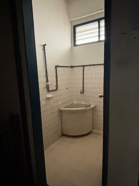 Kedai untuk Disewa di Taman Bukit Kempas (Tampoi) - Bee Bee - PropertyGuru.com.my
