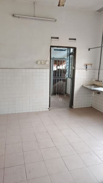 Office for Rent in Taman Melaka Baru (Batu Berendam) - Yanny Siow - Kitchen - PropertyGuru.com.my