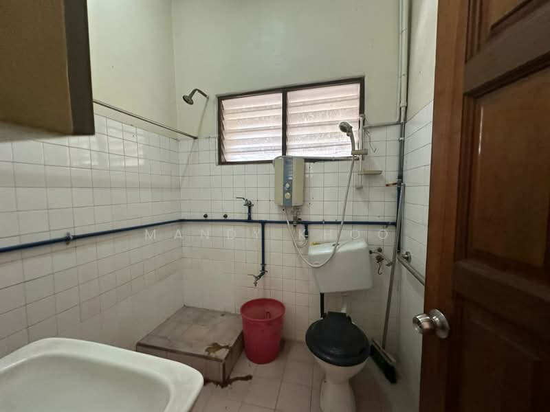 Rumah Banglo untuk Dijual di Petaling Jaya (Selangor) - Mandy Khoo - Bathroom - PropertyGuru.com.my