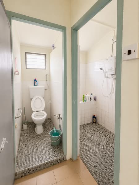 1-storey Terraced House for Sale in Desa Jaya Kepong (Kepong) - Sean Yong - Bathroom - PropertyGuru.com.my