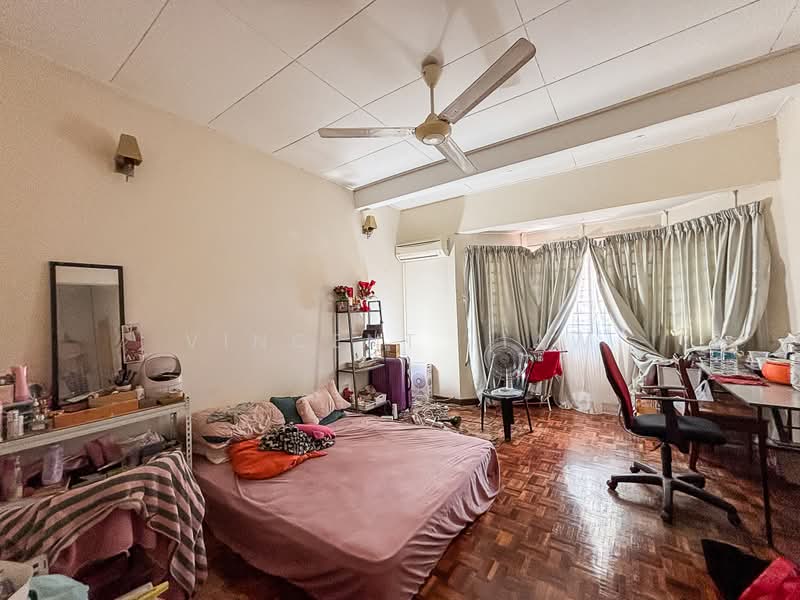 2-storey Terraced House for Sale in Seri Utama Damansara (Kota Damansara) - Vincent Liaw - Bedroom - PropertyGuru.com.my