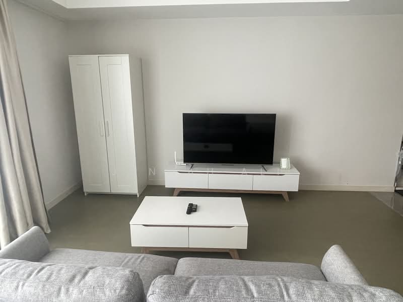 Pangsapuri untuk Dijual di Ooak Serviced Apartments @ Kiara 163 - Jannah Ali - Living Room - PropertyGuru.com.my