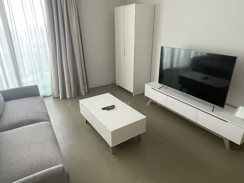 Pangsapuri untuk Dijual di Ooak Serviced Apartments @ Kiara 163 - Jannah Ali - Living Room - PropertyGuru.com.my